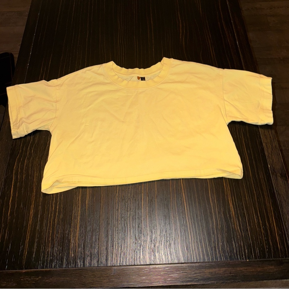 PacSun Yellow Crop Top Casual Style